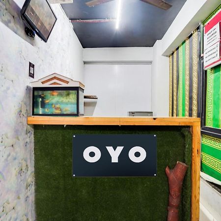 Hotel O Day Night Rooms 苏拉特 外观 照片