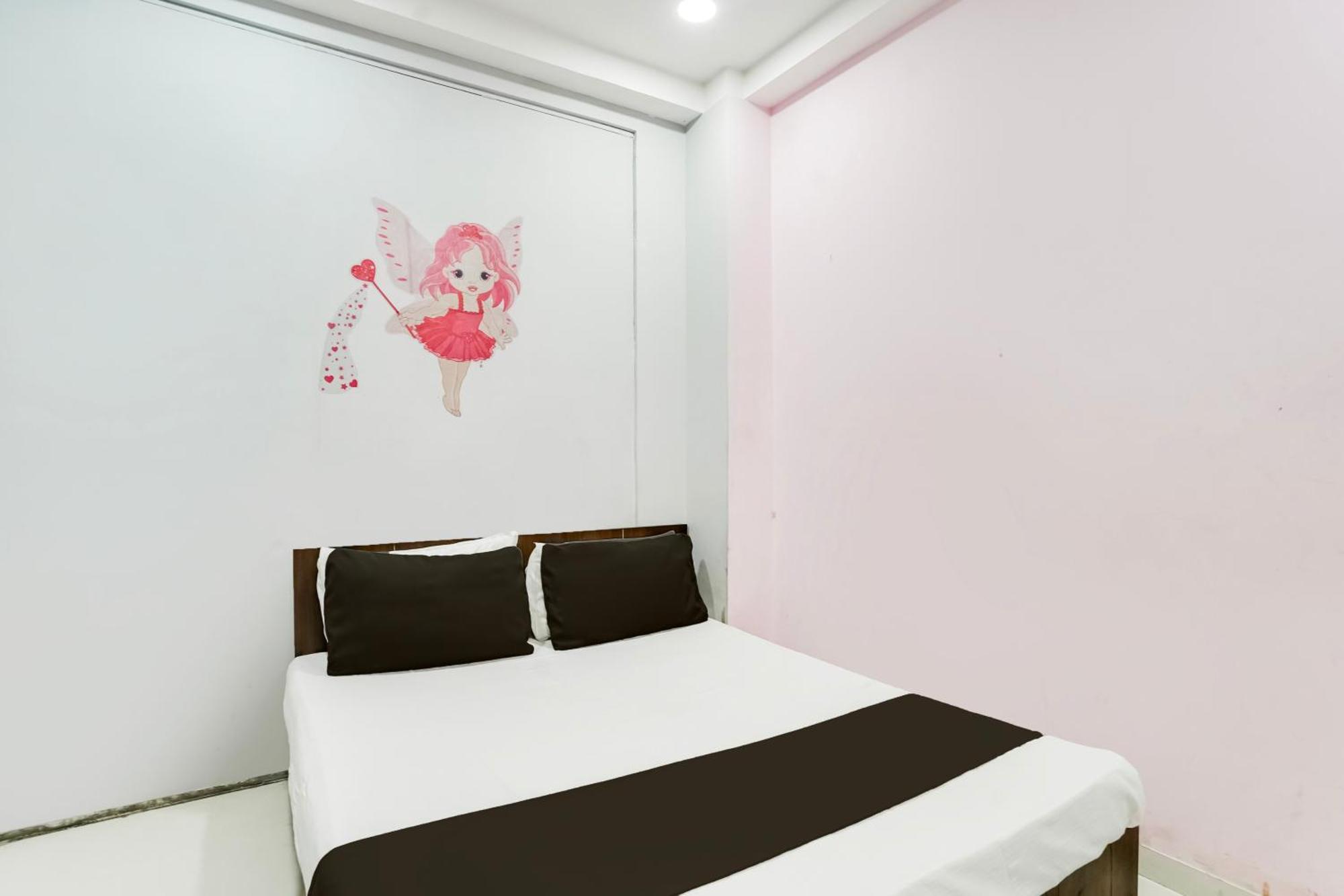 Hotel O Day Night Rooms 苏拉特 外观 照片
