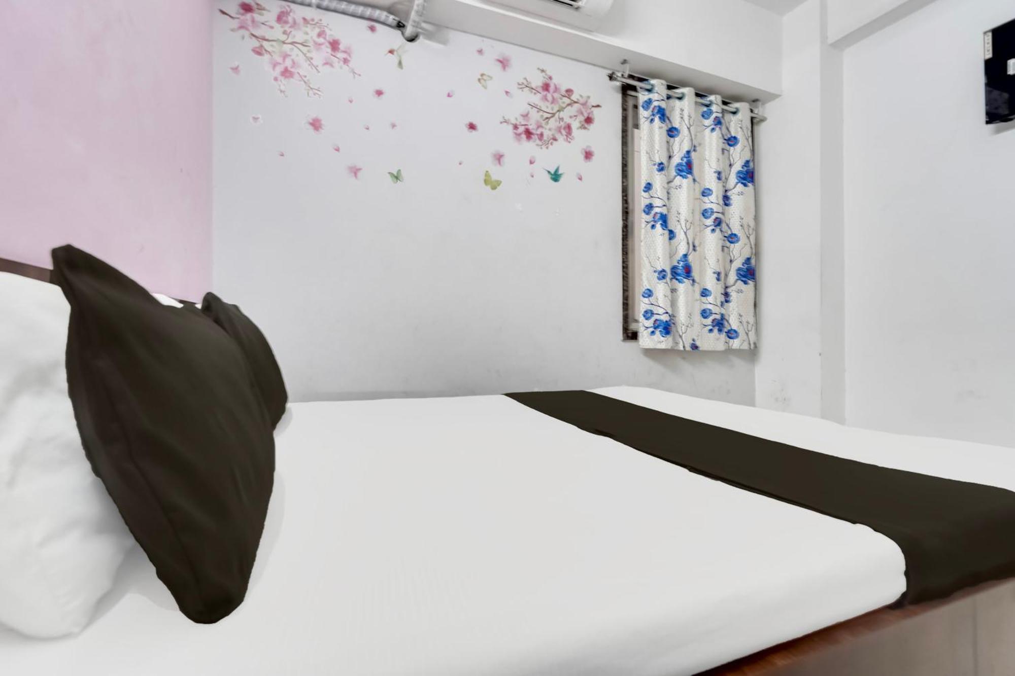 Hotel O Day Night Rooms 苏拉特 外观 照片